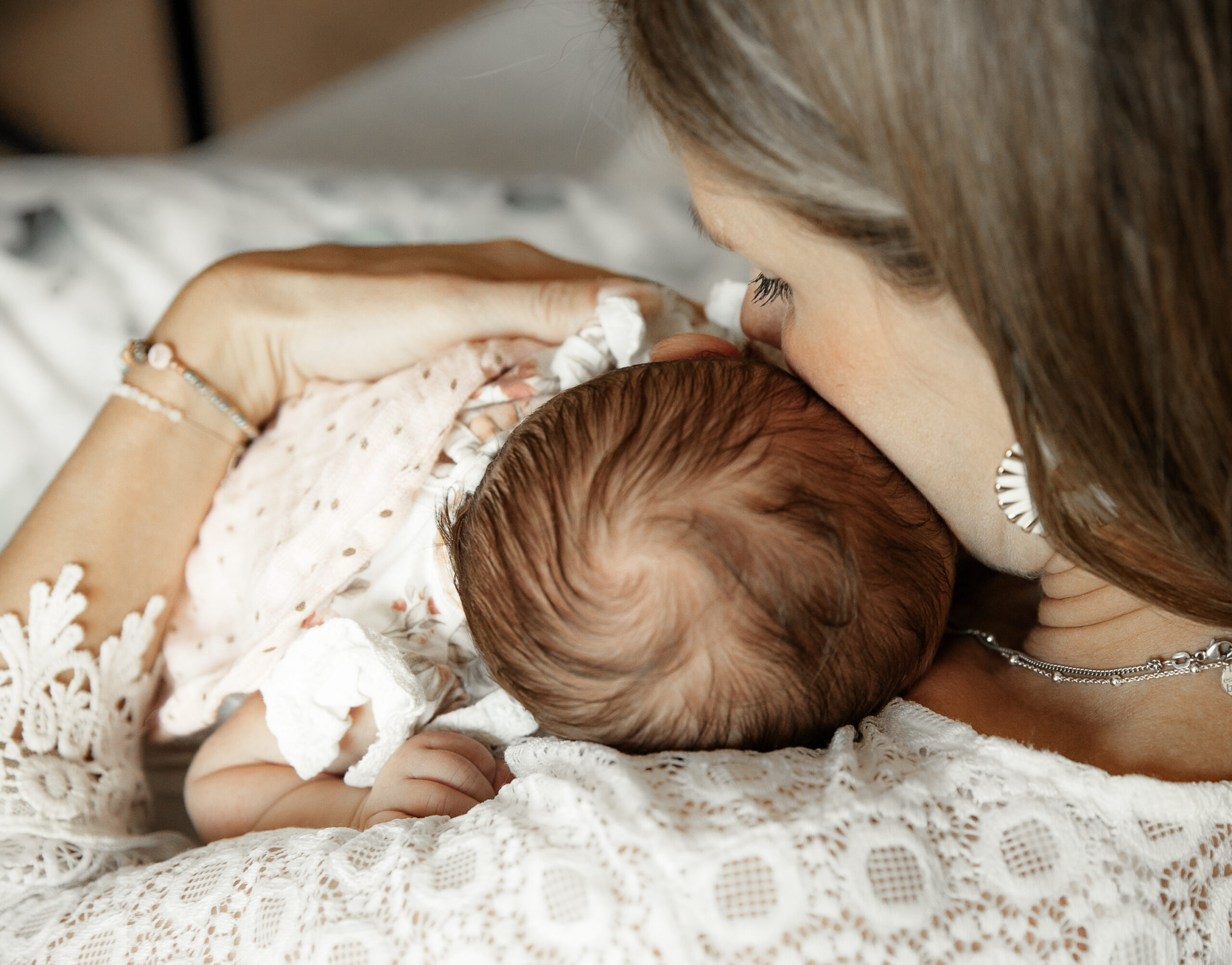 Babybauch- & Newbornfotografie in Winterthur, Zürcher Weinland, Schaffhausen & Thurgau mit Rubi Photography